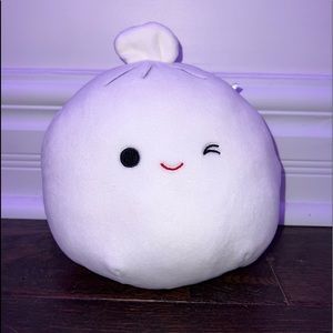 Dash the dumpling 8inch squishmallow